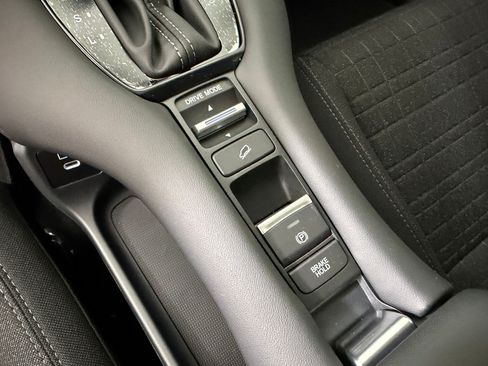 Used 2026 Honda HR-V LX image 26