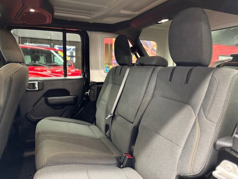 Used 2024 Jeep Wrangler Unlimited w/ Convenience Group AWD/4WD image 14