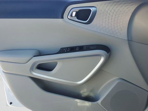 Used 2020 Kia Soul LX image 32