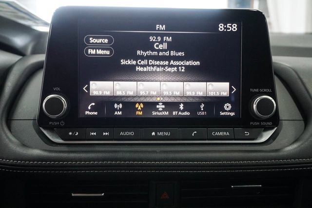 Used 2025 Nissan Rogue SV FWD image 12