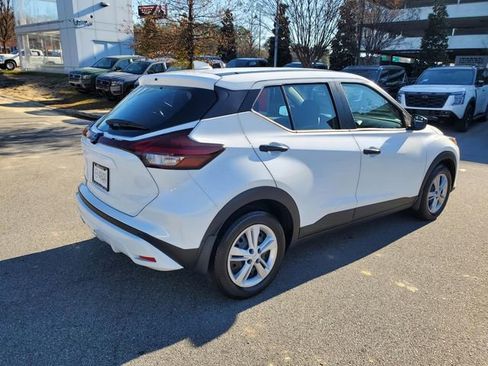 Certified 2025 Nissan Kicks Play S image 4