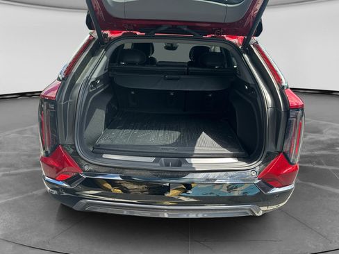 Used 2025 Cadillac Optiq Sport 2 w/ LPO, Floor Liner Package AWD/4WD image 12