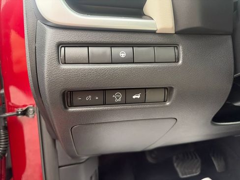 Used 2023 Nissan Rogue SV w/ SV Premium B Package AWD/4WD image 32