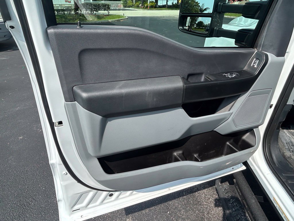Used 2024 Ford F550 4x4 Regular Cab Super Duty image 24