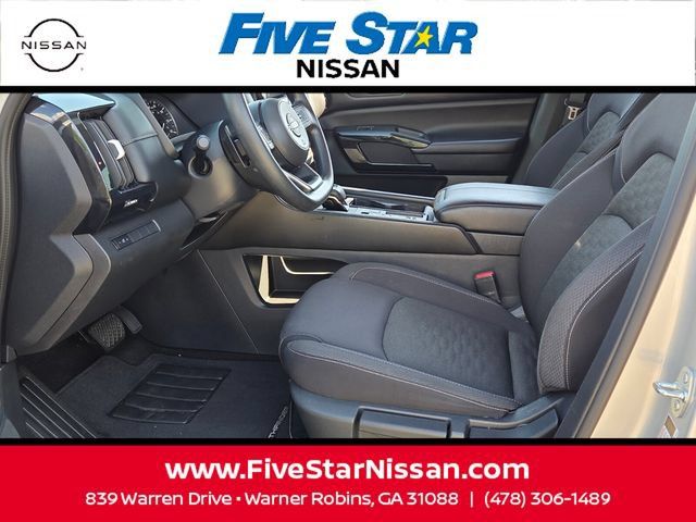 Used 2024 Nissan Pathfinder S FWD image 5