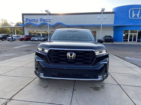 Used 2025 Honda Pilot EX-L image 3