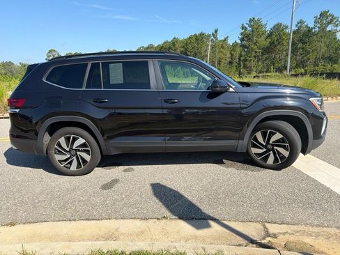 Used 2024 Volkswagen Atlas SE FWD image 9