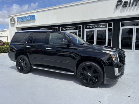 Used 2020 Cadillac Escalade Luxury AWD/4WD image 6