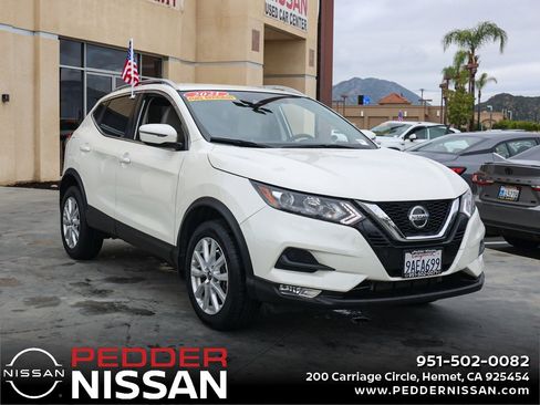 Used 2021 Nissan Rogue Sport SV image 1