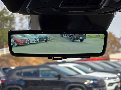 New 2025 Jeep Grand Cherokee Summit image 13