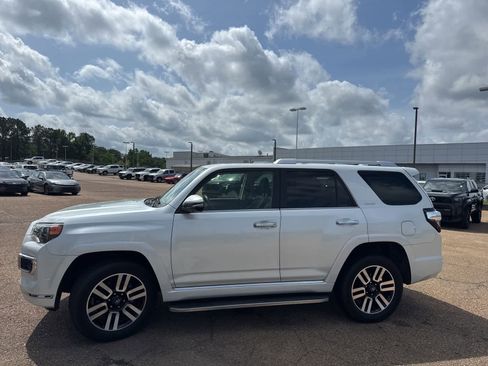 Certified 2024 Toyota 4Runner Limited AWD/4WD image 1