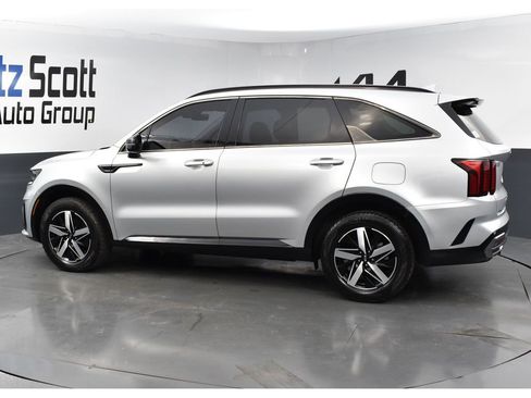 Used 2021 Kia Sorento S FWD image 3