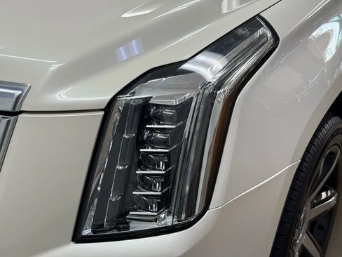 Used 2015 Cadillac Escalade Premium image 24