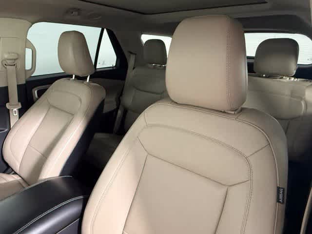 Used 2020 Ford Explorer XLT w/ Equipment Group 202A RWD image 35