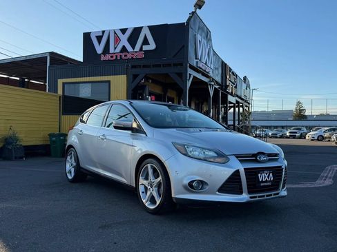 Used 2013 Ford Focus Titanium w/ Titanium Handling Pkg FWD image 3