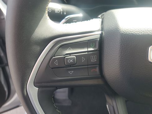 Used 2024 Jeep Grand Cherokee Altitude RWD image 16