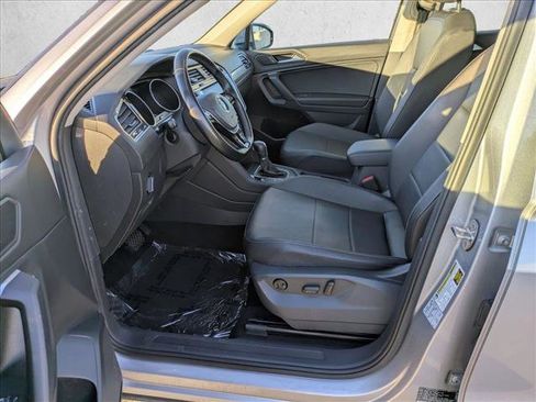 Used 2019 Volkswagen Tiguan SE image 16