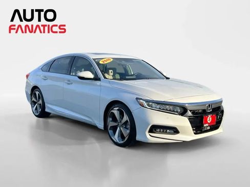 Used 2019 Honda Accord Touring image 8