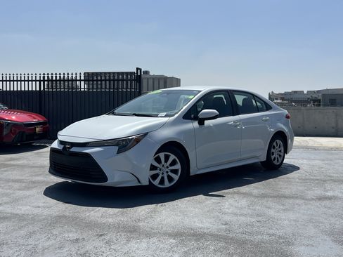 Used 2024 Toyota Corolla LE FWD image 2