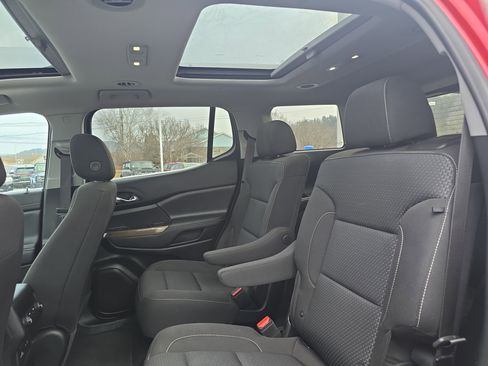 Used 2023 GMC Acadia SLE w/ Driver Convenience Package image 14