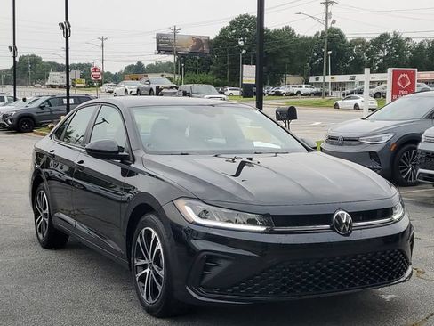 Certified 2025 Volkswagen Jetta Sport FWD image 3