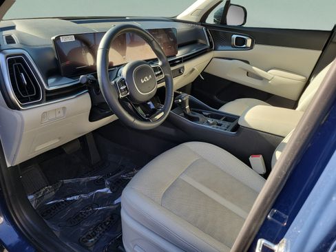 Certified 2025 Kia Sorento S FWD image 15