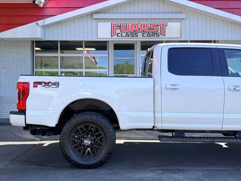 Used 2019 Ford F250 Lariat w/ Lariat Ultimate Package image 11