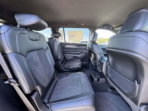 New 2025 Jeep Grand Cherokee L Laredo AWD/4WD image 16