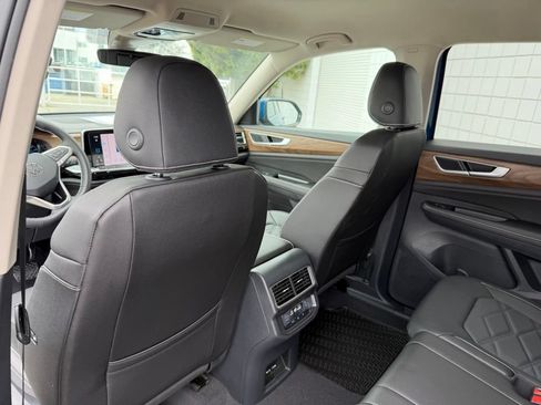 New 2026 Volkswagen Atlas SE FWD image 16