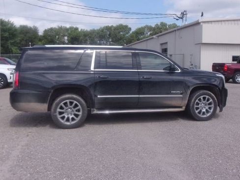 Used 2016 GMC Yukon XL Denali w/ Open Road Package AWD/4WD image 9