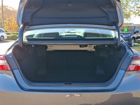 Used 2023 Toyota Camry SE image 29