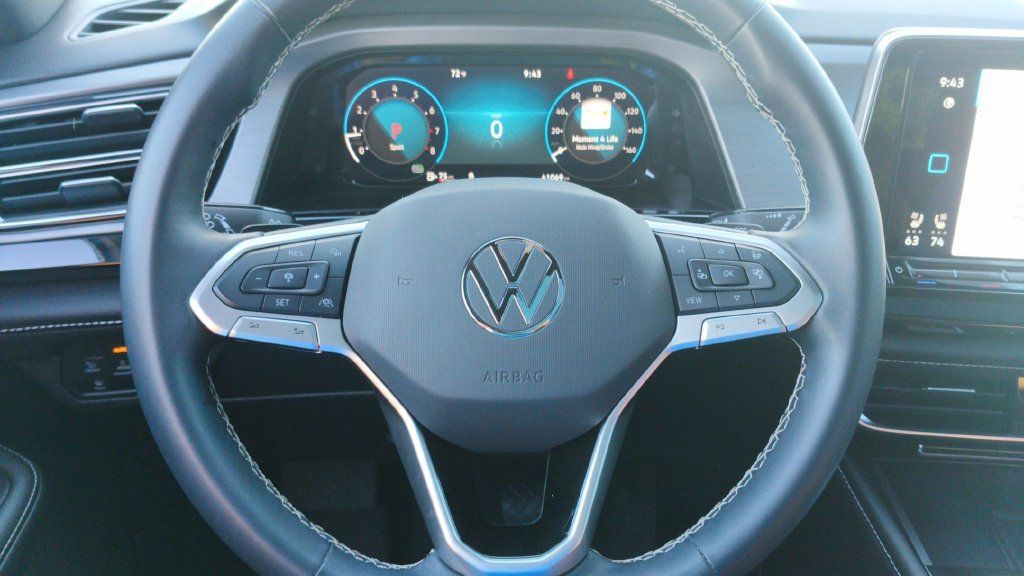 Used 2024 Volkswagen Atlas Cross Sport SE w/ Panoramic Sunroof Package FWD image 13