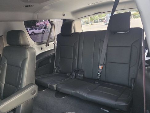 Used 2020 Chevrolet Suburban LT image 19