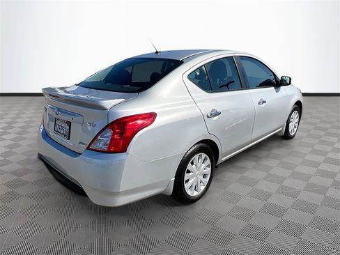 Used 2016 Nissan Versa SV image 7
