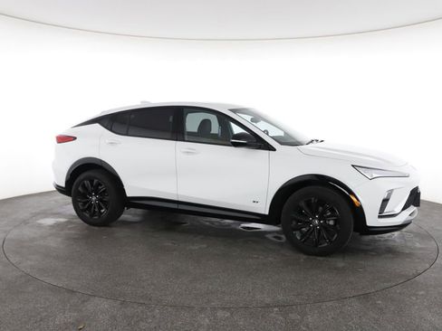 Used 2025 Buick Envista Sport Touring image 15