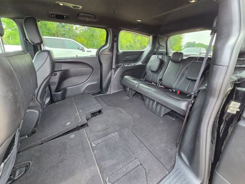 Used 2025 Chrysler Pacifica Select FWD image 25