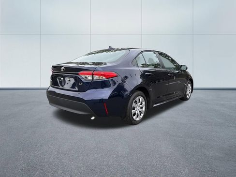 Used 2026 Toyota Corolla LE FWD image 5