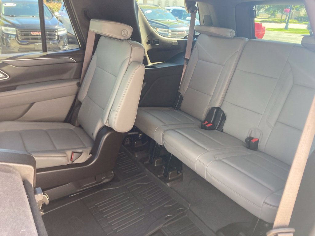 Certified 2023 GMC Yukon SLT w/ SLT Luxury Package AWD/4WD image 17
