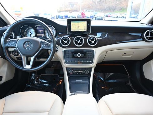 Used 2015 Mercedes-Benz GLA 250 4MATIC image 2