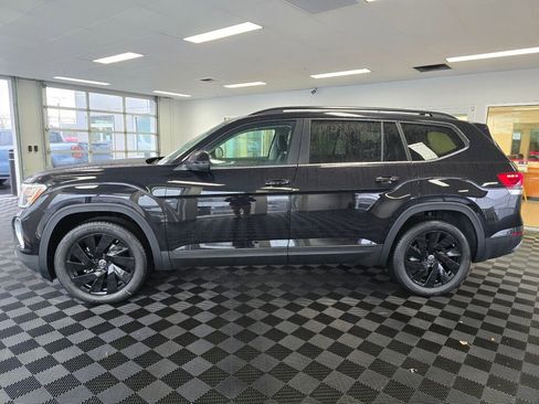 New 2026 Volkswagen Atlas SE image 7