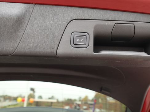 Used 2023 Buick Envision Essence w/ Sport Touring Package image 5