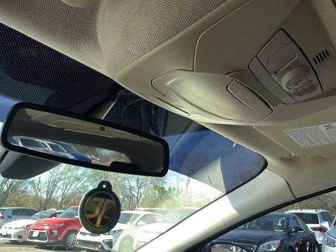 Used 2012 Ford Focus Titanium image 29