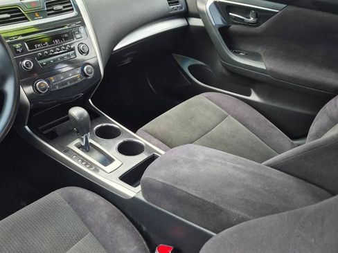 Used 2013 Nissan Altima 2.5 S FWD image 7