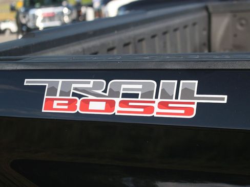 Used 2022 Chevrolet Silverado 1500 LT Trail Boss AWD/4WD image 12
