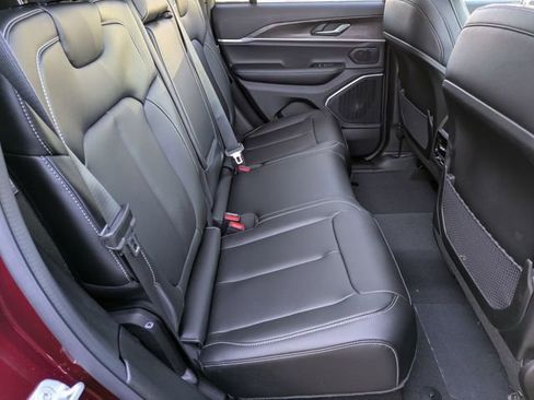 New 2026 Jeep Grand Cherokee Limited w/ Limited Altitude Package AWD/4WD image 25
