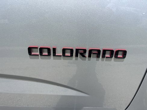 Used 2017 Chevrolet Colorado LT w/ Redline Special Edition RWD image 5