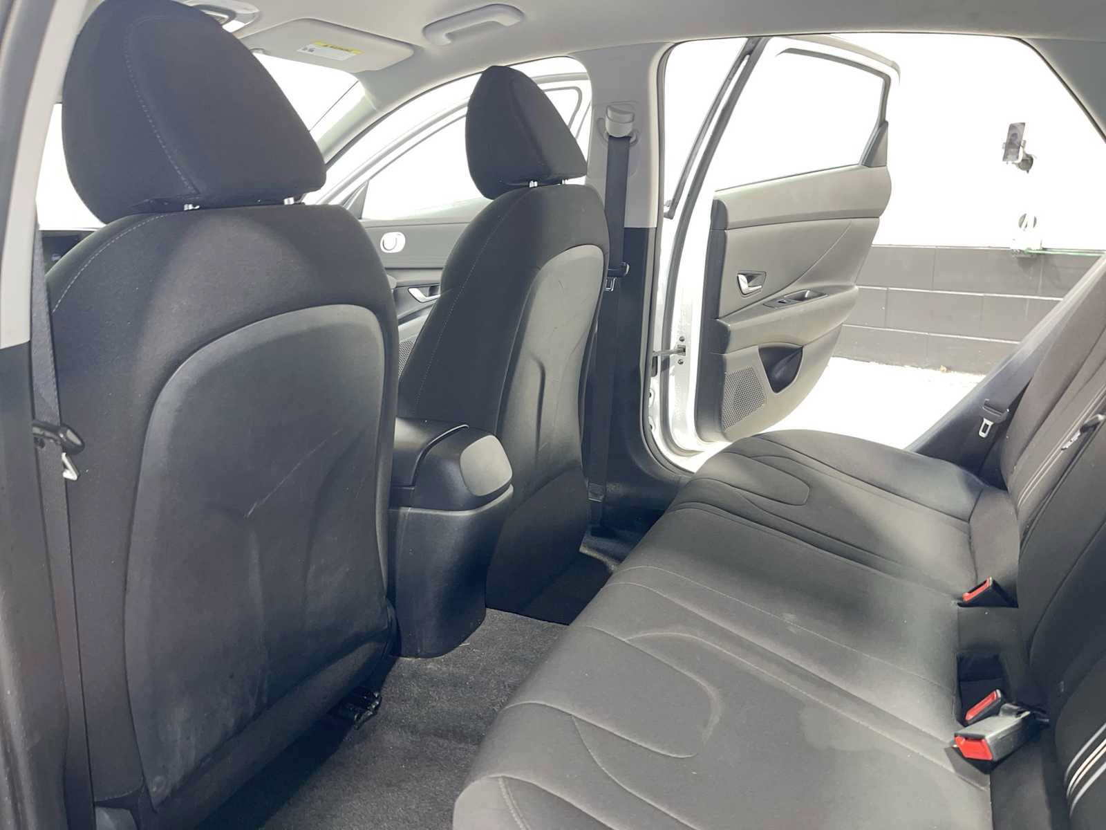 Used 2021 Hyundai Elantra SEL FWD image 12