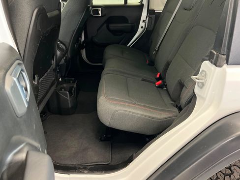 Used 2025 Jeep Wrangler Rubicon image 21