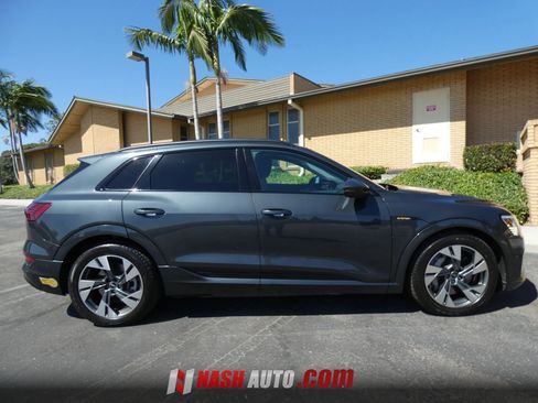 Used 2021 Audi e-tron Premium w/ Convenience Plus Package AWD/4WD image 6