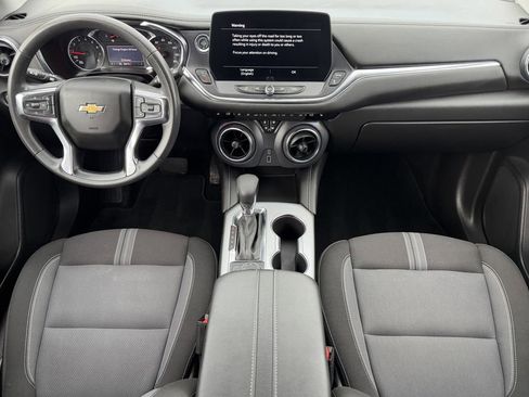 Used 2025 Chevrolet Blazer LT FWD image 12